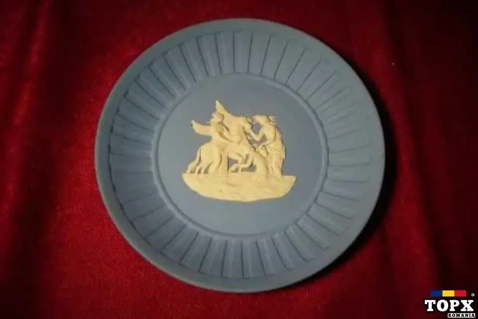 Farfuriuta portelan Jasperware Wedgewood  colectie  cadou  vintage