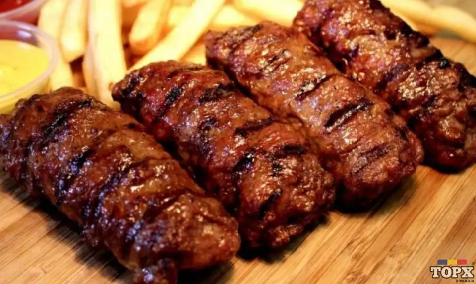 Vanzatoare si Grataragiu Fast Food Gratar Romanesc