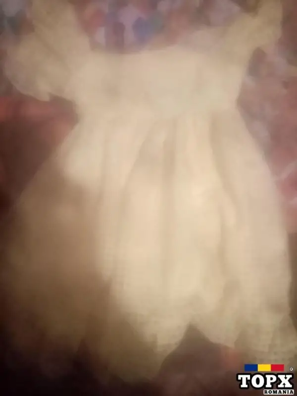 Vând rochiță galbena cu volane