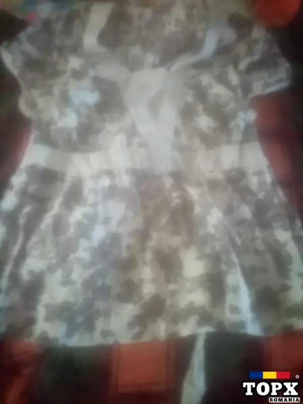 Vând rochița fetite