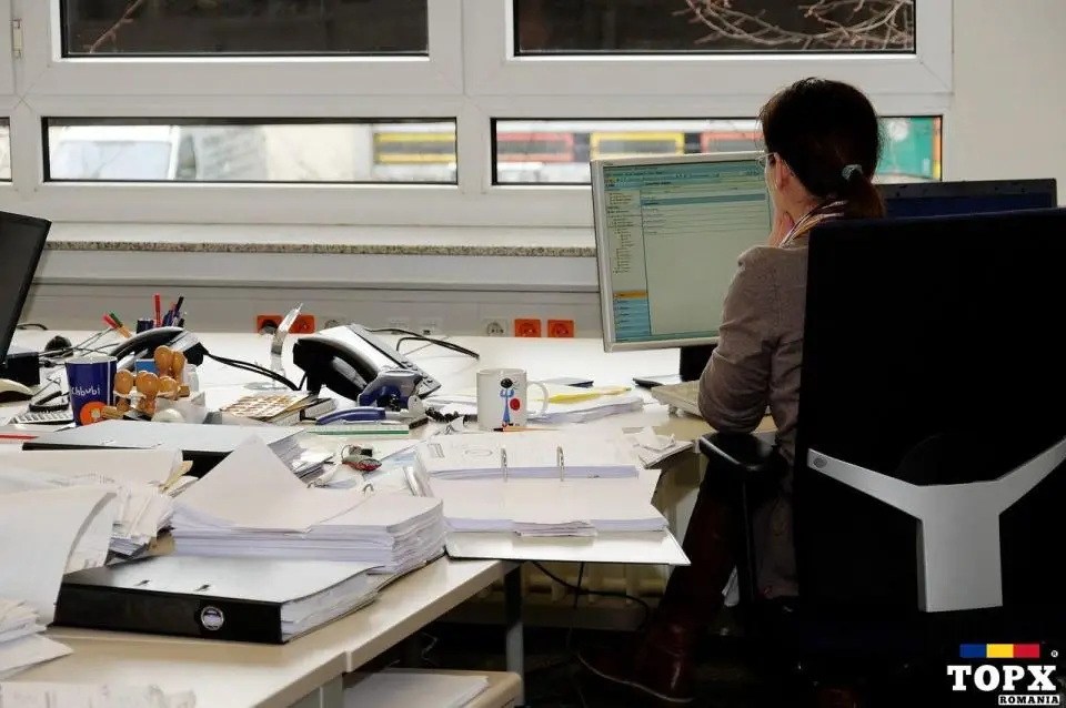 Câștiguri acasă, online.