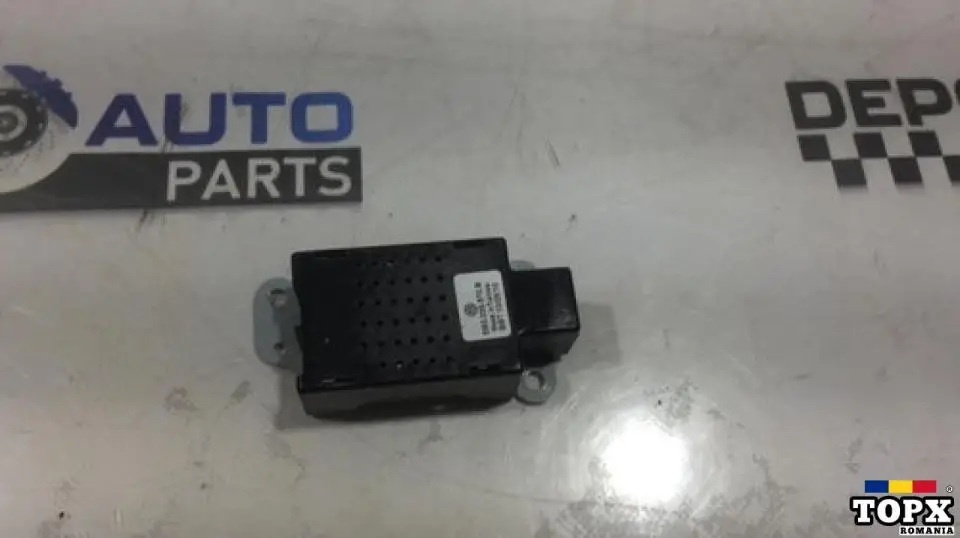 Amplificator antena Volkswagen Golf 6 2010 cod 5M0 035 570 B